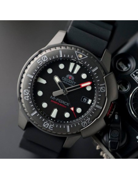copy of reloj automático hombre buceo Orient M-Force RA-AC0L01B dial negro 45mm correa acero 200m water resist