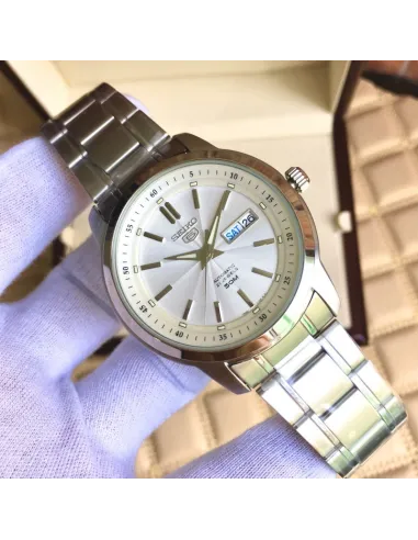 reloj automático hombre Seiko 5 SNKM83K1 dial blanco 43mm correa acero 50m water resist