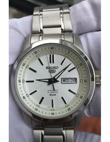 reloj automático hombre Seiko 5 SNKM83K1 dial blanco 43mm correa acero 50m water resist