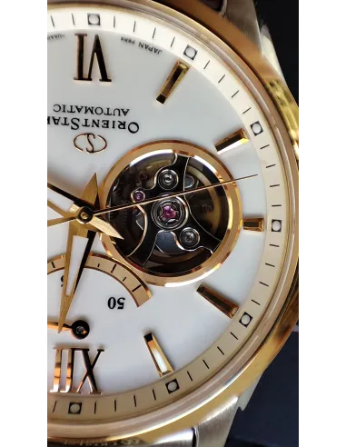 reloj automático hombre Orient Star RE-AT0004S dial blanco 39.3mm bisel dorado correa acero 2 tonos