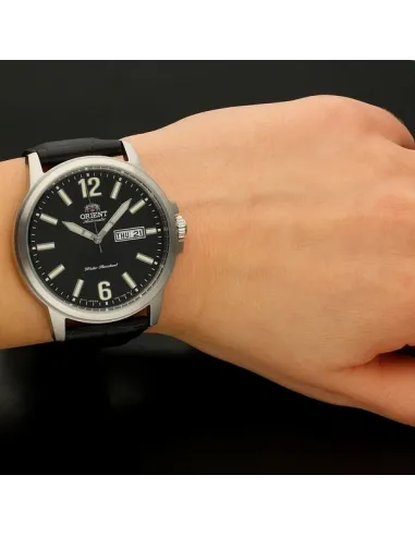 Reloj Automático Hombre Orient Commuter RA-AA0C04B dial negro correa cuero
