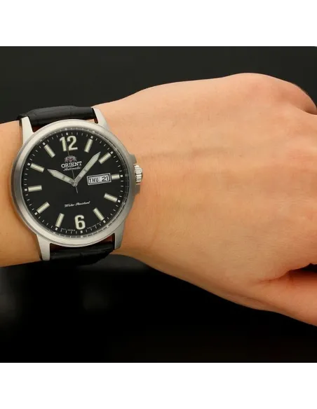 Reloj Automático Hombre Orient Commuter RA-AA0C04B dial negro correa cuero