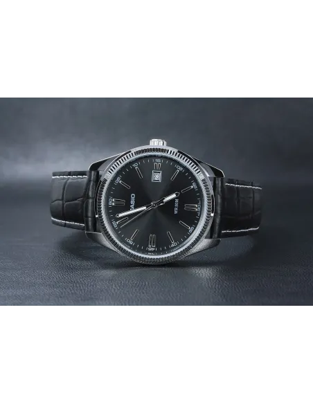 reloj clásico hombre Casio MTP-1302PL-1A Pantalla Neón dial negro correa cuero