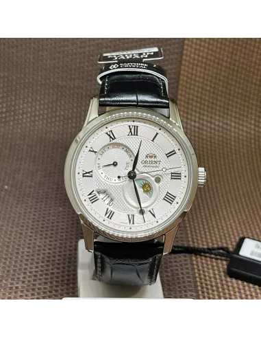 reloj automático hombre Orient Sun & Moon RA-AK0008S dial blanco 42.5mm Cristal Zafiro correa cuero