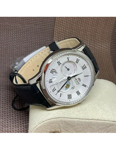 reloj automático hombre Orient Sun & Moon RA-AK0008S dial blanco 42.5mm Cristal Zafiro correa cuero