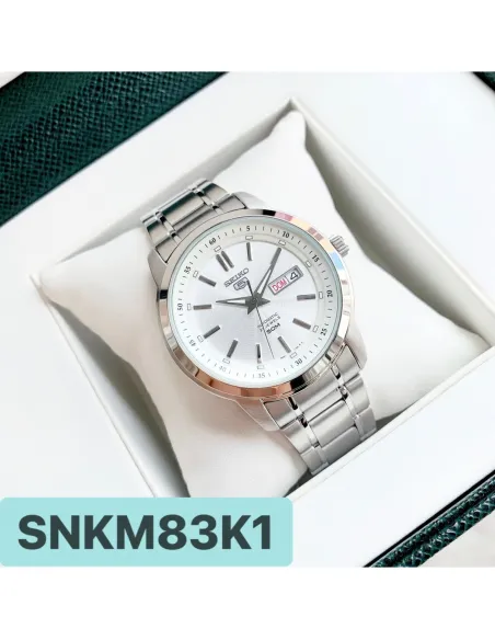 reloj automático hombre Seiko 5 SNKM83K1 dial blanco 43mm correa acero 50m water resist