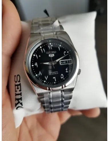 Reloj automático Mujer Seiko 5 Arabic Series SNK063J5 34mm Special Gulf Edition dial negro correa de acero