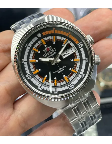 Orient Neo Classic Sports RA-AA0E05B 43.5mm 200m WR automatic men’s watch stainless steel bracelet