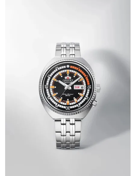 Orient Neo Classic Sports RA-AA0E05B 43.5mm 200m WR automatic men’s watch stainless steel bracelet