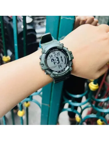 Reloj deportivo hombre Casio AE-1500WHX-3A 100m WR 10 años batería Hora Mundial cronómetro alarma