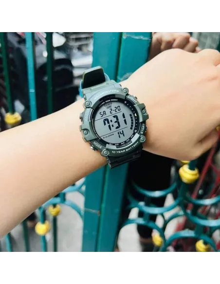 Reloj deportivo hombre Casio AE-1500WHX-3A 100m WR 10 años batería Hora Mundial cronómetro alarma