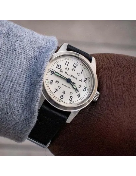 Reloj automático hombre Bulova Hack 96A246 38mm dial beige correa de cuero 30m WR Agujas y marcadores luminosos