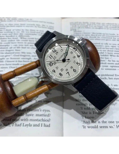 Reloj automático hombre Bulova Hack 96A246 38mm dial beige correa de cuero 30m WR Agujas y marcadores luminosos