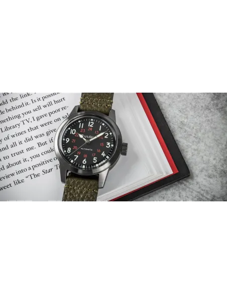 Reloj automático hombre Bulova Hack Military 98A255 38mm dial negro correa de tela 30m WR