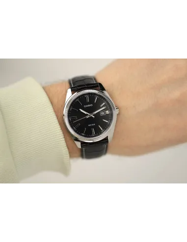 reloj clásico hombre Casio MTP-1302PL-1A Pantalla Neón dial negro correa cuero