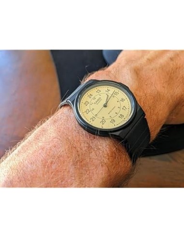 Reloj clásico unisex Casio The Daily Battlefield MQ-24-9B, 38,8 × 34,9 × 7,8 mm, formato de 12/24 horas.