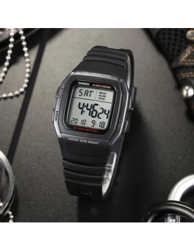 reloj hombre digital Casio W-96H-1AV alarma múltiple 10 años batería cronómetro 50m water resist