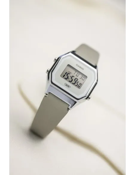 Reloj mujer Vintage Iconic Casio LA680WEL-8E alarma cronómetro luz LED correa de cuero