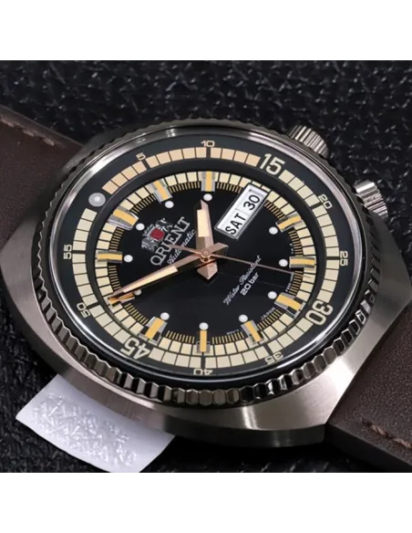 Reloj automático hombre Orient Neo Classic Sports RA-AA0E06B 43.5mm 200m WR correa de cuero