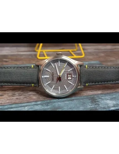 reloj deportivo hombre Seiko SUR543P1 39.5mm 100m WR cristal de zafiro correa de tela