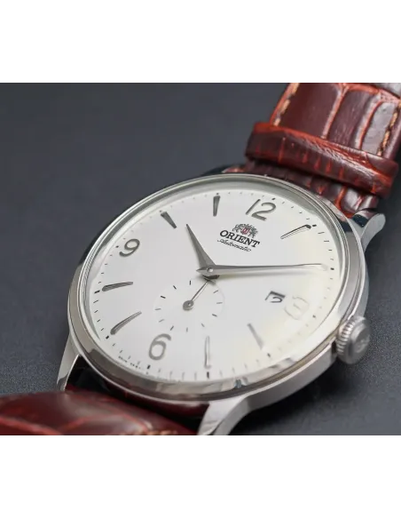 Reloj hombre automático Orient RA-AP0002S esfera plateada correa cuero marrón
