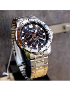 reloj cronógrafo analógico hombre Casio MTP-VD300D-1E 45mm correa de acero 2