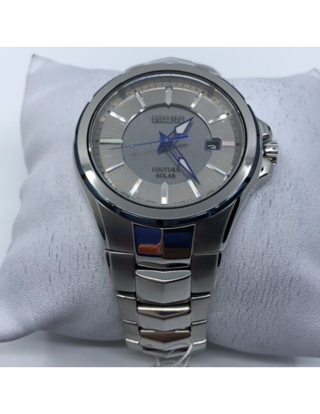 reloj hombre solar Seiko Coutura SNE565 42.5mm 100m WR cristal de zafiro correa de acero (hasta 10 meses sin recarga)
