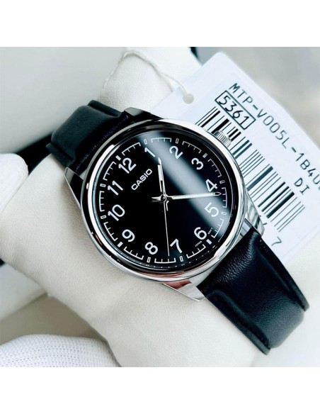 Reloj analógico Casio MTP-V005L-1B4 correa de cuero color negro