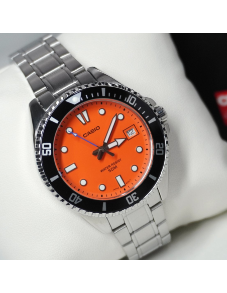 reloj deportivo hombre Casio Duro MDV-10D-4A1 38.5mm 50m WR correa de acero