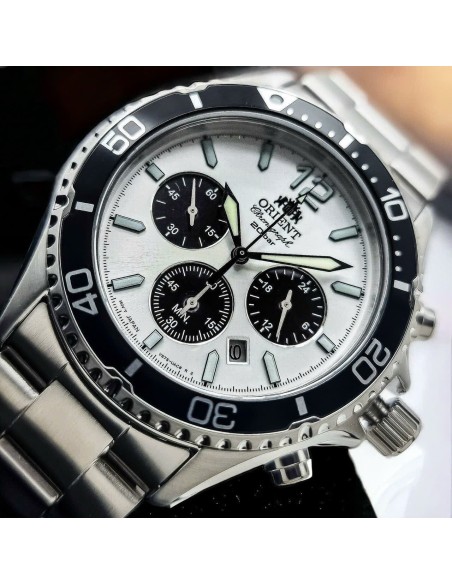 Orient Kamasu Panda Solar RA-TX0203S Chronograph 42.8mm 200m WR Solar Powered sapphire crystal stainless steel bracelet divers m