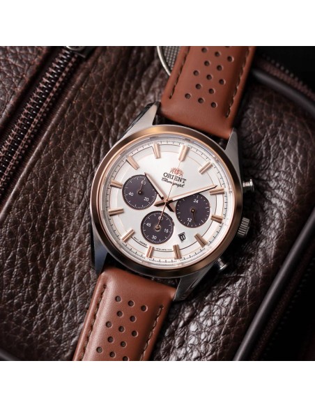 reloj cronógrafo solar hombre Orient Panda RA-TX0306S 40mm  50m WR cristal de zafiro correa de cuero