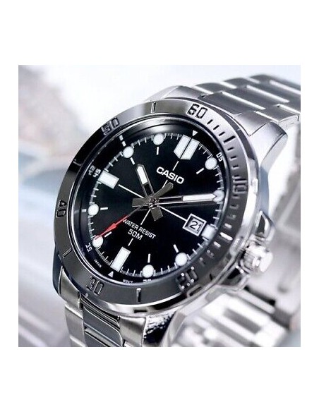 reloj deportivo hombre Casio MTP-VD01D-1E dial negro 45mm correa de acero hebilla triple pliegue resistencia al agua 50m