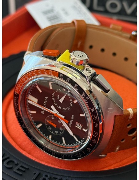 reloj deportivo hombre Bulova Racer Chronograph 98B427 42mm 100m WR cristal de zafiro correa de cuero