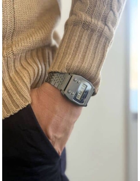 Casio Vintage Premium A1100GGV-8J JDM 40 × 35 × 9,1 mm acero con baño de iones