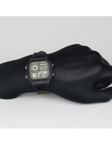 Casio World Time AE-1200WHUB-3AJF JDM Verde Oliva | Batería 10 Años | 100M WR |45 × 42.1 × 12.5 mm