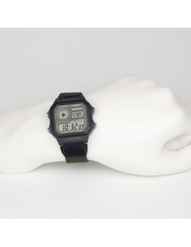 Casio World Time AE-1200WHUB-3AJF JDM Verde Oliva | Batería 10 Años | 100M WR |45 × 42.1 × 12.5 mm