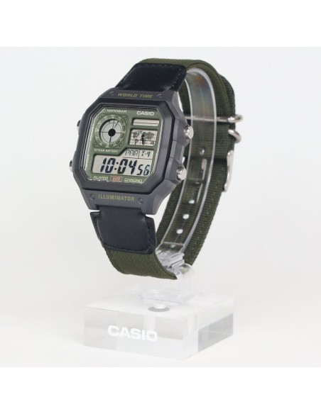 Casio World Time AE-1200WHUB-3AJF JDM Verde Oliva | Batería 10 Años | 100M WR |45 × 42.1 × 12.5 mm