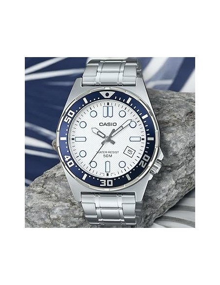Casio MTD-135D-7A – Reloj deportivo de acero con esfera blanca resistente al agua 100m