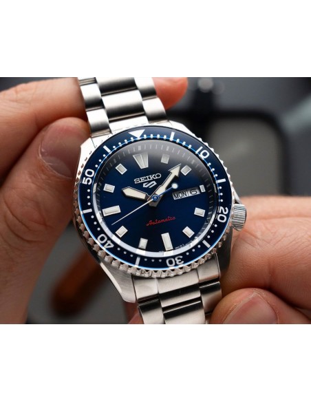 Reloj hombre automático Seiko 5 Sports SRPL83K1 42,5 mm – Hardlex, 100 m, correa de acero