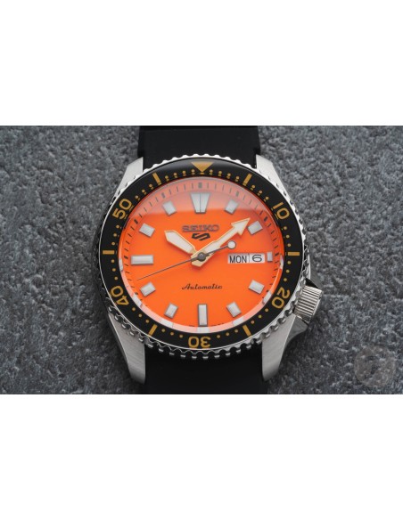 automático Seiko 5 Sports SKX Series SRPL89K1 “Orange Blaze” 42,5 mm