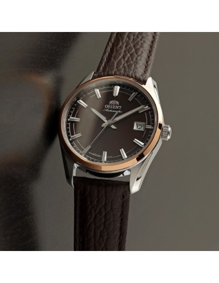 automático hombre Orient Stretto Date RA-AC0R03Y Chocolate / Rose Gold  38,5mm 50m WR cristal de zafiro