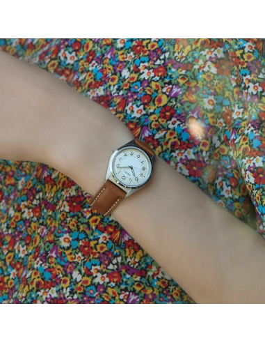 reloj mujer Seiko Selection The Steady Ivory SSEH031 JDM  31mm correa de cuero