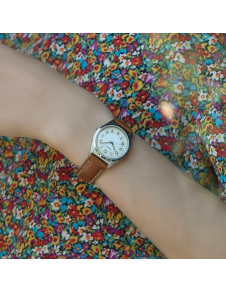 reloj mujer Seiko Selection The Steady Ivory SSEH031 JDM  31mm correa de cuero