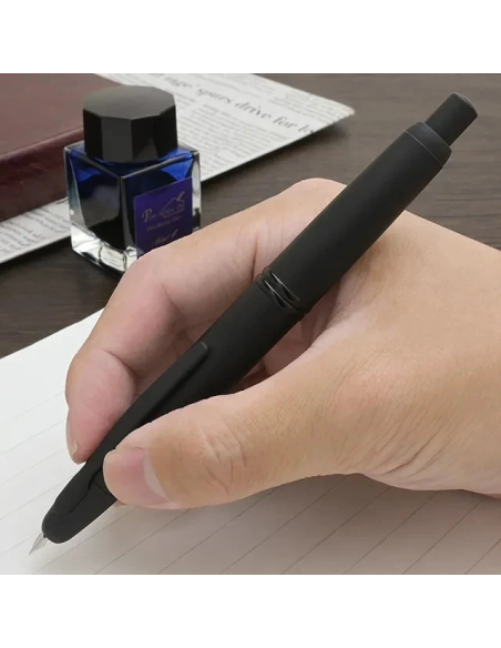 Pilot Capless "Matte Black" (FC-18SR-BM-M) Plumín de Oro Medium Nib JDM