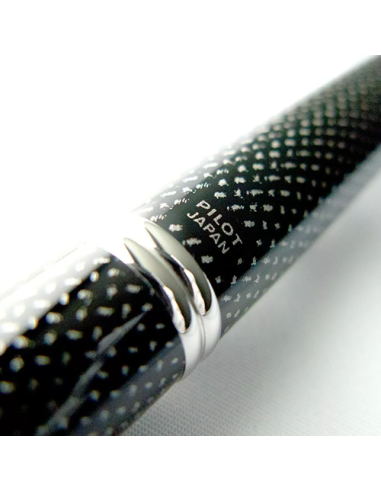 Pilot Capless "Kasuri" (Carbonesque) FCN-2MR-KB-M JDM  Plumín de Oro Gold Nib 18K
