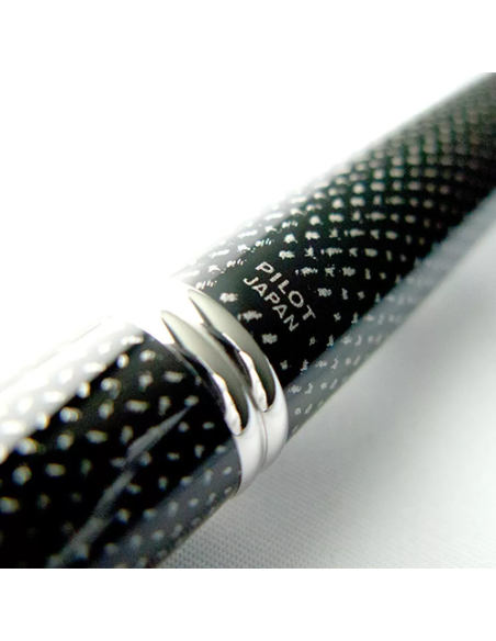Pilot Capless "Kasuri" (Carbonesque) FCN-2MR-KB-M JDM  Plumín de Oro Gold Nib 18K