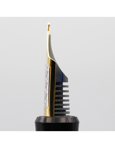 Pilot Custom 845 Urushi  FKV-5MR-B-M JDM - Ebonita Negra - Plumín Oro 18K