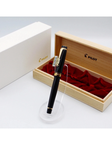 Pilot Custom 845 Urushi  FKV-5MR-B-M JDM - Ebonita Negra - Plumín Oro 18K