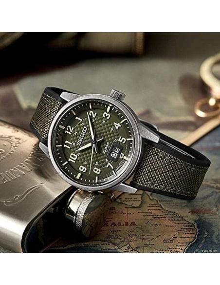 Seiko Neosport SUR323P1 40,7mm 100m WR correa nylon + silicona