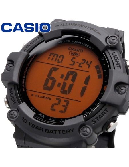 Casio Sports AE-1500WHC-8AV  54.4 × 51.3 × 15.8 mm 100m WR 5 alarmas 10 años